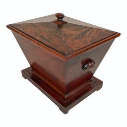 Early 18th Century English Georgian Style Mahogany Cellarette
