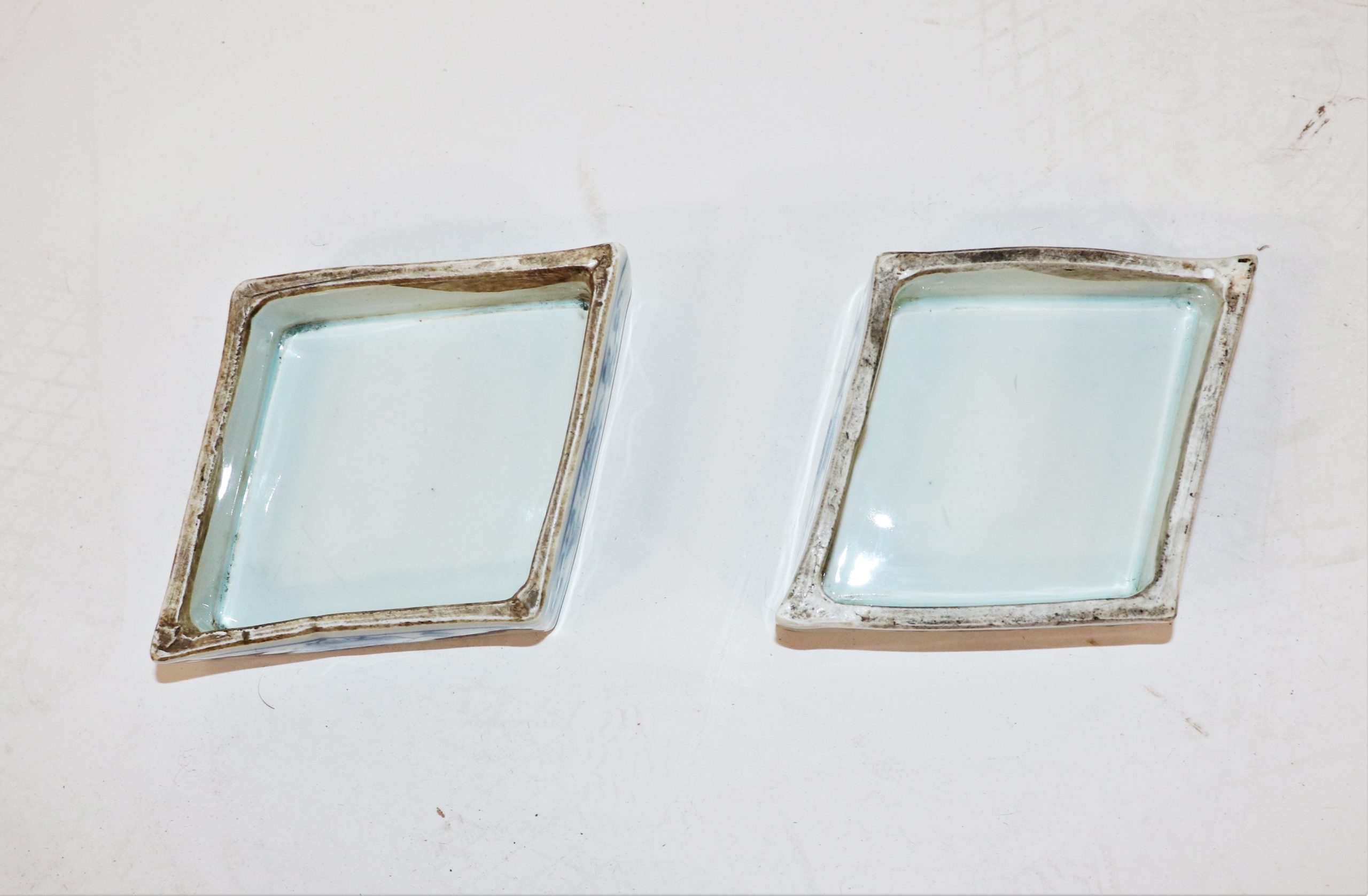 Pair of 20th Century Chinese Kangxi Style Rhombus Tea Jars - Image 9