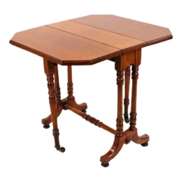 Circa 1890 English William and Mary Style Walnut Sutherland Table