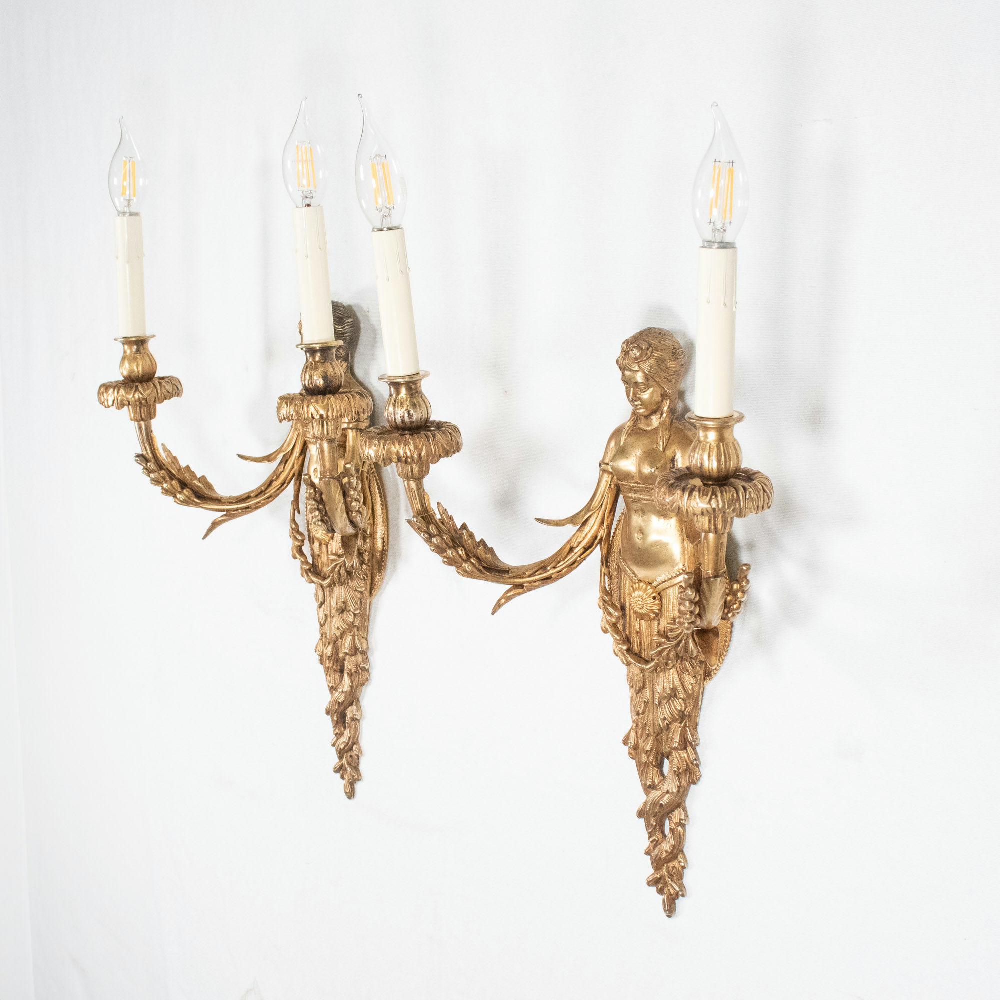 Large Pair of 19th Century French Empire Style Gilt Bronze Sconces Featuring Caryatids of Acantha - Image 4