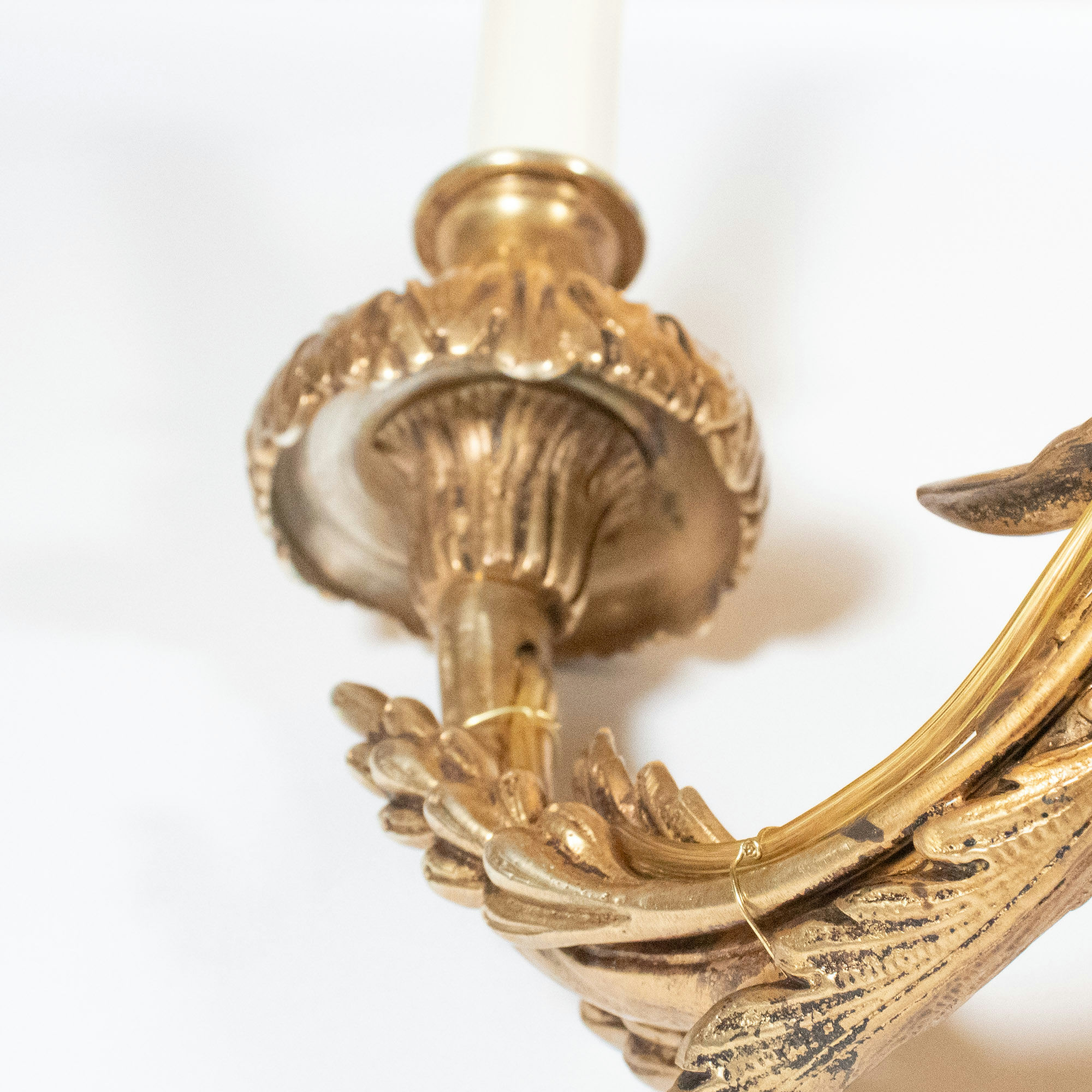 Large Pair of 19th Century French Empire Style Gilt Bronze Sconces Featuring Caryatids of Acantha - Image 14