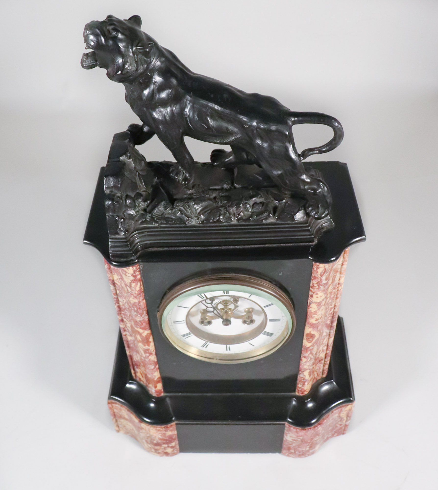 Early 20th Century French Neoclassical Black Slate and Marble Mantel Clock with Patinated Bronze Lion - Image 2