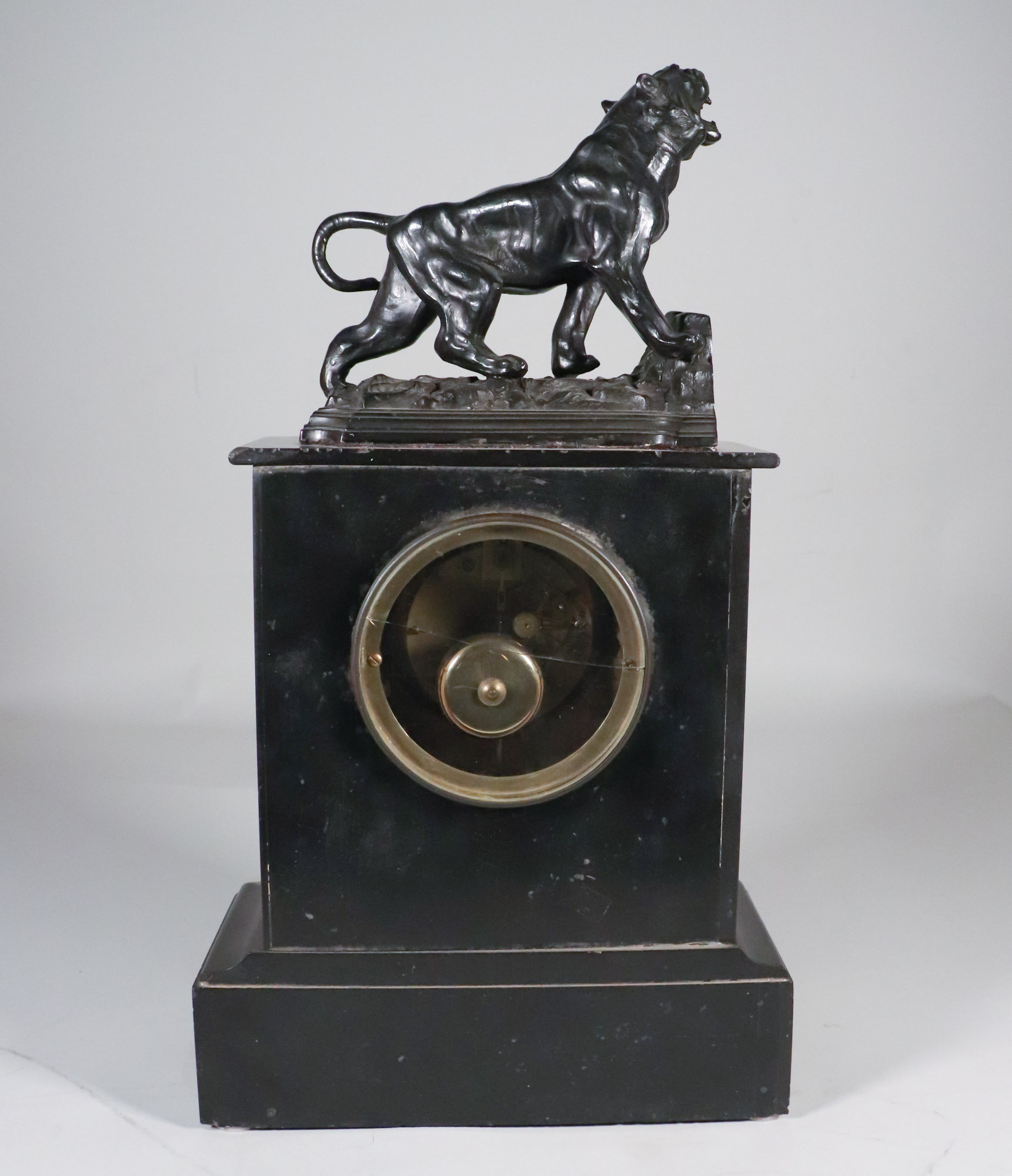 Early 20th Century French Neoclassical Black Slate and Marble Mantel Clock with Patinated Bronze Lion - Image 8