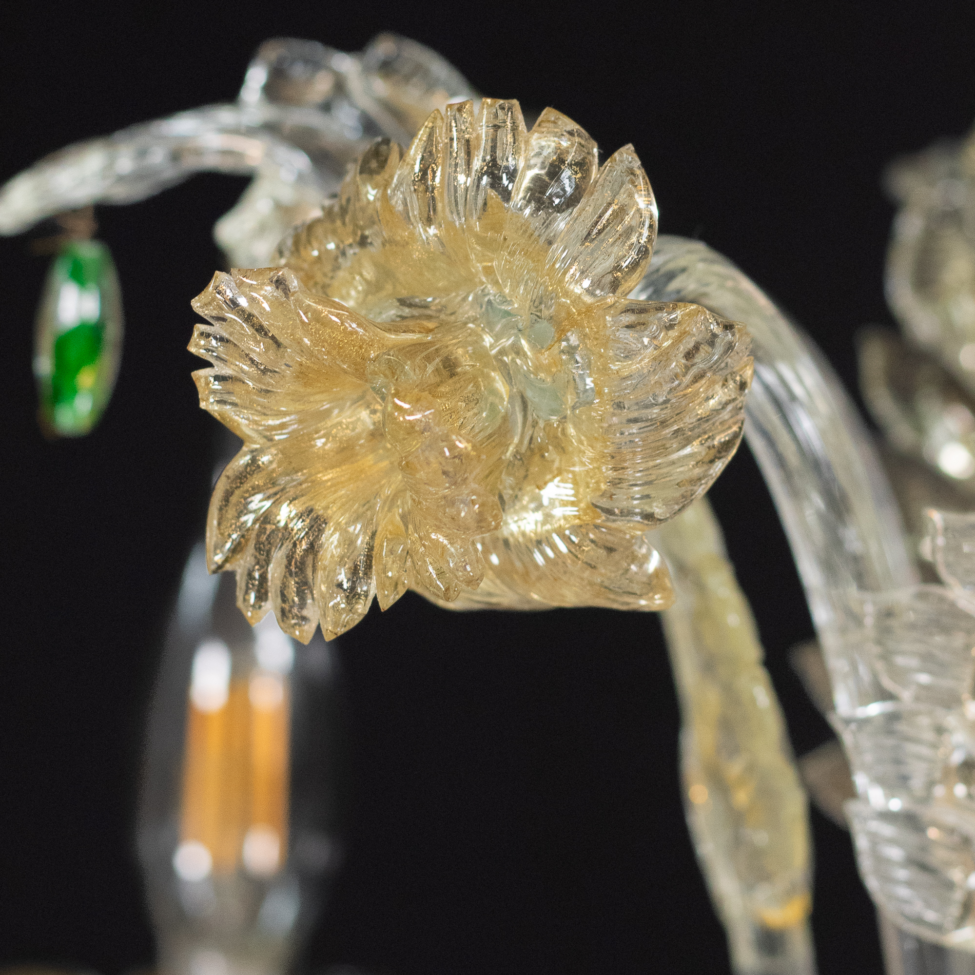 Vintage Ca’ Rezzonico Style Gold‑Infused Murano Chandelier in the Manner of Giuseppe Briati - Image 11